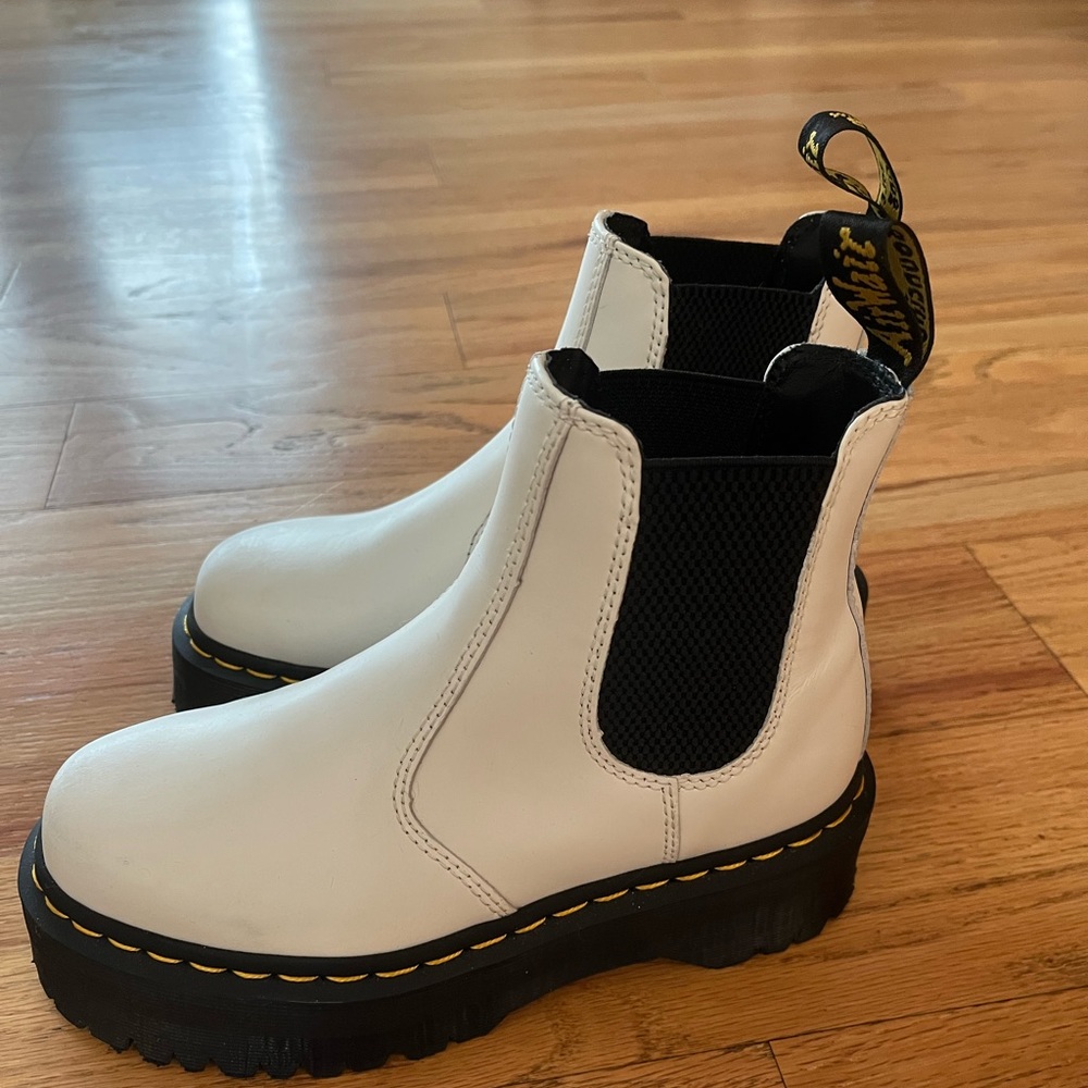 New (without box) doc marten platform boots. US women 6, UK 4